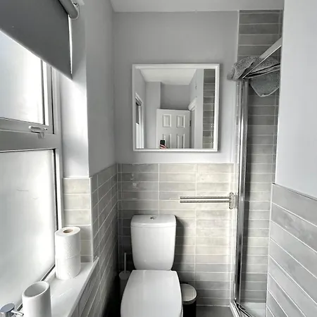 Fantastic Centre Location - Sleeps 5 Apartment Galway