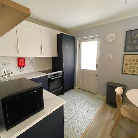 Fantastic Centre Location - Sleeps 5 Apartment Galway